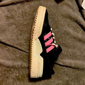 Size 5 the world needs love Adidas shoes all gender